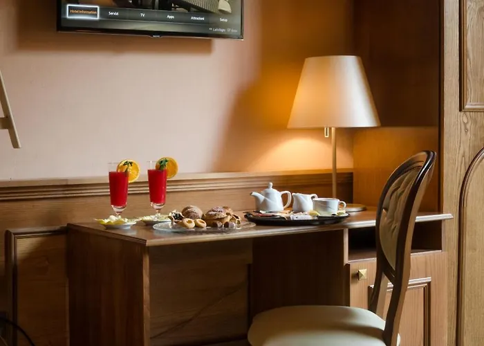 Le Club Boutique Отель Лечче