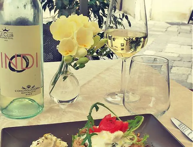 Отель Le Club Boutique Лечче