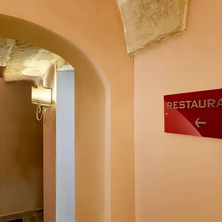 Le Club Boutique לצ'ה