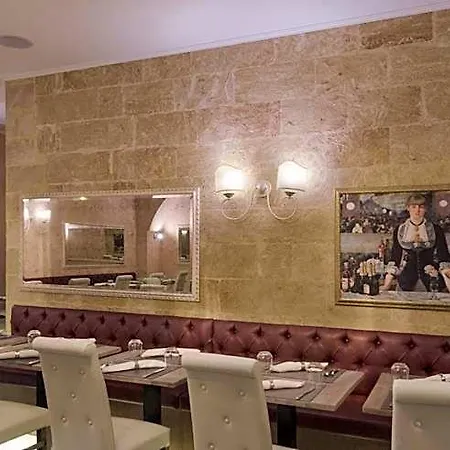 Le Club Boutique מלון 4*