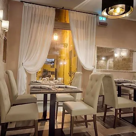 Le Club Boutique מלון